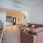I7 Lighthouse With Private Pool Apartment
