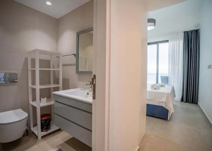 I7 Lighthouse With Private Pool Apartman Kerínia