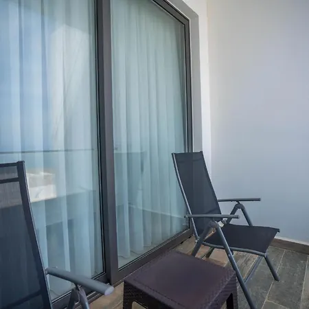 Apartment Stunning With Private Pool On Roof Terrace Kyrenia (Northern Cyprus)