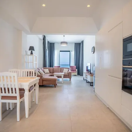 I7 Lighthouse With Private Pool Girne