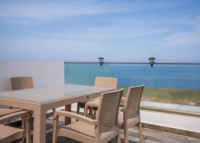 I7 Lighthouse With Private Pool * 凯里尼亚