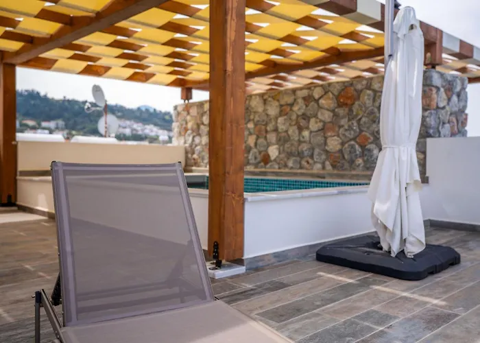 I7 Lighthouse With Private Pool * 凯里尼亚